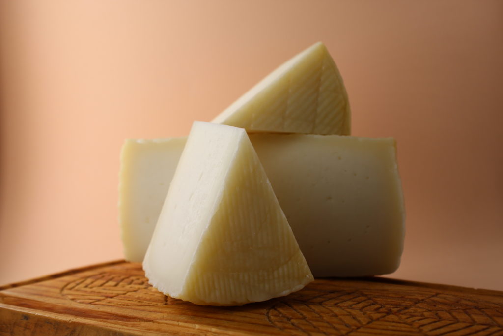 Queso semicurado de cabra.